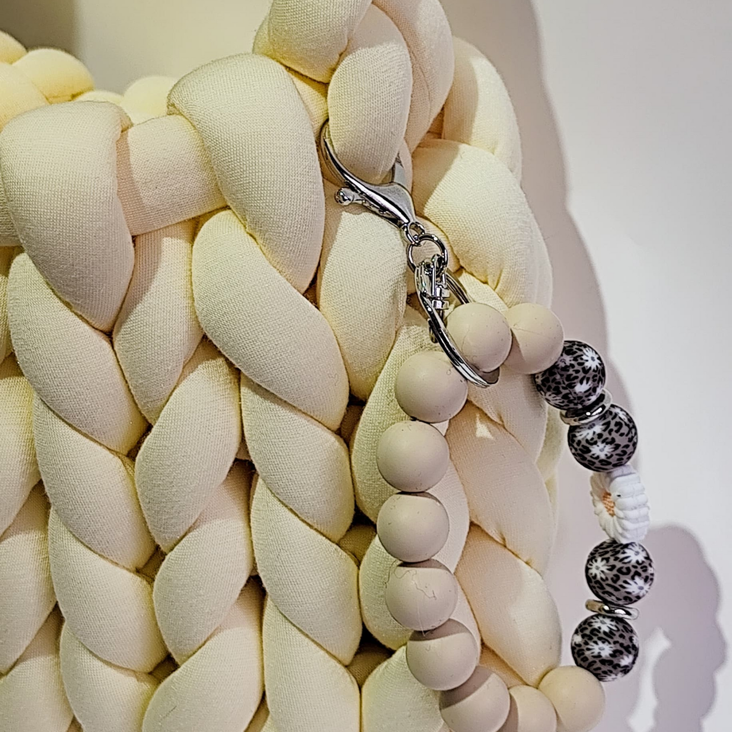 Chunky Knit Cloud Bag – YellowLight Vanilla Ice Cream Handgemachte Stricktasche im Wolken-Stil