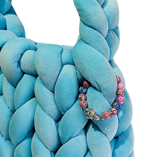 Chunky Knit Cloud Bag – Blue Handgemachte Stricktasche im Wolken-Stil